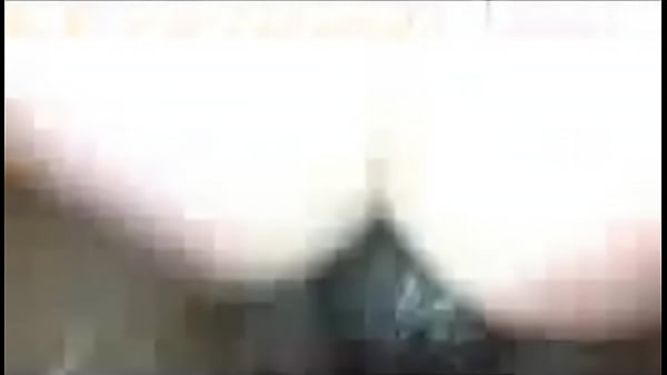 Cogiendo duro en el baño una culona azteca