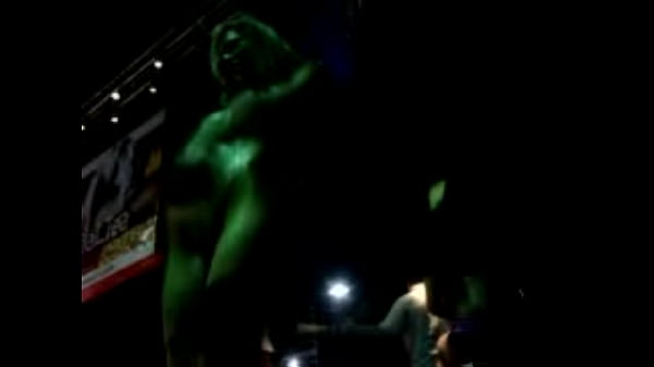 El man de verde chupa verga del puto con su mamada en Expo 2010