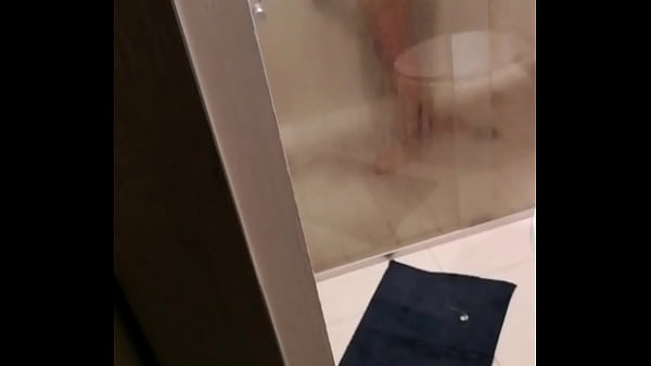 Saca la verga antes de salir con tu novia
