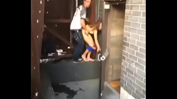 Cogiendo en la escalera: experiencia chilanga en el DF