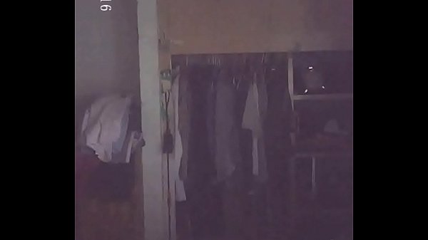 puta consuelo chupa verga a través del espejo mientras su perro leo la coge con gusto