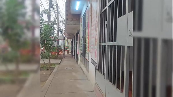 La esposa de mi amigo sola en casa: tía, lo que se les pasa a las mujeres