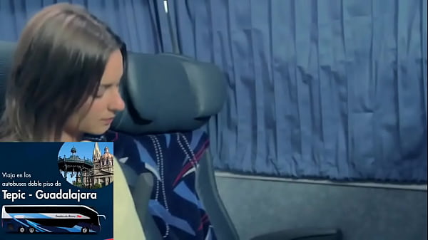 La puta de Guadalajara chupando verga
