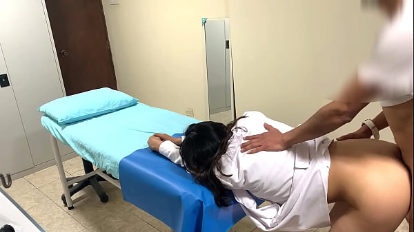 Putas de examinación del Hospital de Monterrey se chupan verga de médicos a punto de ser atendidos».