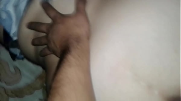 Se me coge bien la verga doggy style, la puta lo chupa bien».